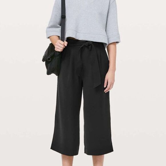 Lululemon Women's Size 6 Navy Blue Noir Crop Wide Leg Pull On Pants Trouser - Picture 4 of 11